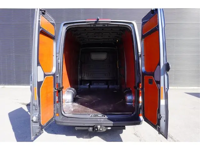 Volkswagen Crafter 140pk Automaat L3H3/L2H2 75 Edition Leder LED Apple Carplay Camera Trekhaak Stuur...