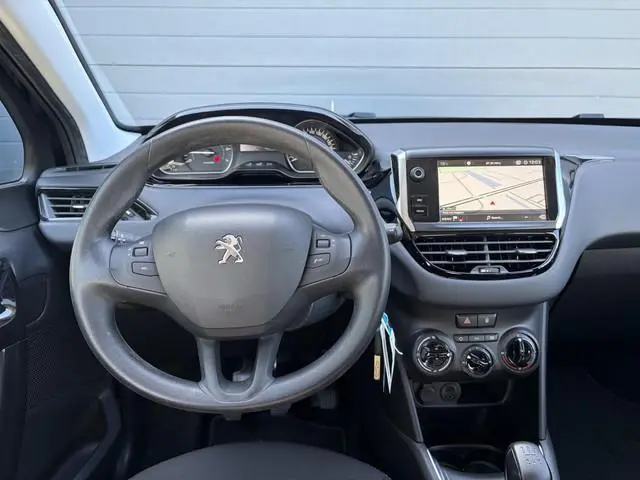 Peugeot 208 1.2 PureTech Blue Lion 2e Eigenaar,Apple Carplay/Android Auto,D-riem vv in 2023,Dealer O...
