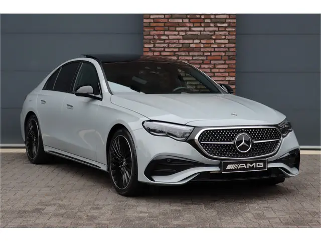 Mercedes-Benz E-klasse 400 e 4MATIC AMG Line | Hyperscreen | Luchtvering | Achterasbesturing | Distr...