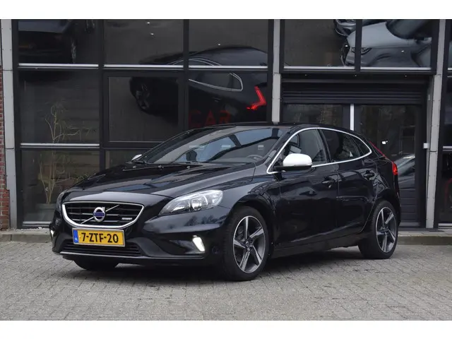 Volvo V40 1.6 T3 R-Design Cruise Navi Trekhaak NAP