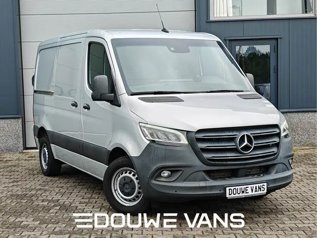 Mercedes-Benz Sprinter 314 H1 Automaat Distronic LED MBUX Navi Geveerde Stoel