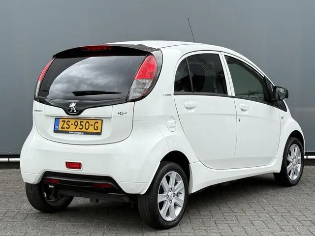 Peugeot iOn BWJ 2019 67 PK Active AUTOMAAT | AIRCO | PRIV. GLAS | LMV 15 INCH | ISOFIX | BLUETOOTH |...