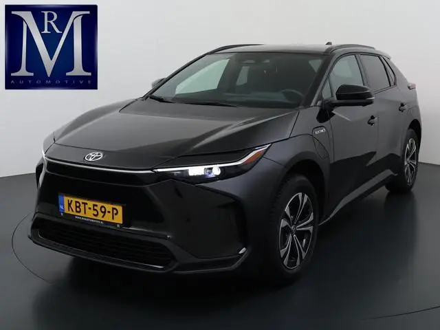 Toyota bZ4X Dynamic 71 kWh VAN: 34.900,- VOOR: 31.877,- UW WKVOORDEEL: 3.023,- | mega compleet EN RI...
