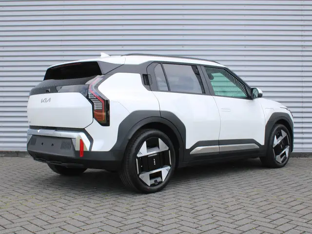 Kia EV3 Plus Advanced 58.3 kWh | Nieuw | Direct leverbaar | Actieradius tot 414 km (WLTP) | 18% bijt...