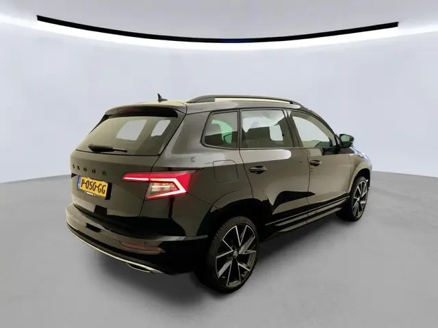 ŠKODA Karoq 1.5 TSI DSG ACT Sportline Business | Matrix-LED | Camera | Stoel/Stuurverw. | Navi