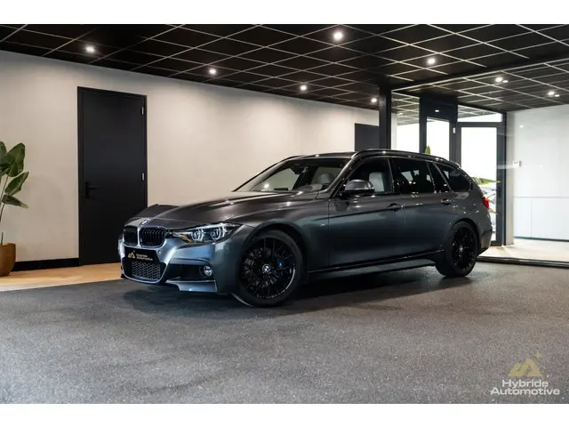 Bmw 3-serie Touring 318i MSport Edition | Pano | Leder | Camera |