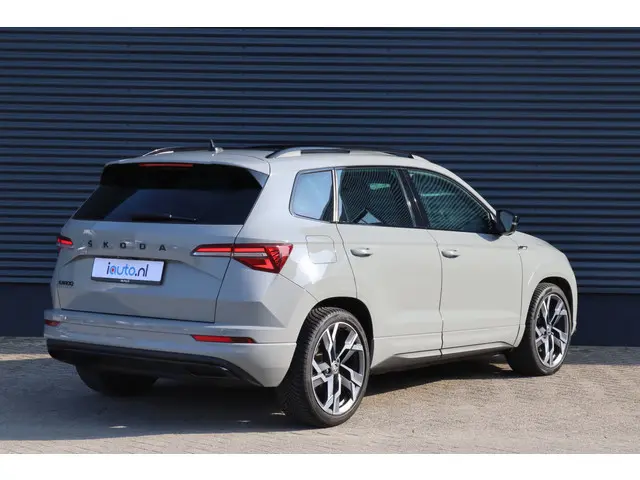 ŠKODA Karoq 1.5 TSI ACT DSG Sportline Pano/Virtual Cockpit/Navi Columbus/Camera/Keyless/LED/ACC/18"