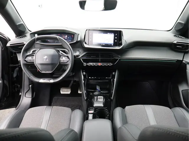 Peugeot 208 1.2 PureTech GT/ automaat/ lage km/ zeer mooi!