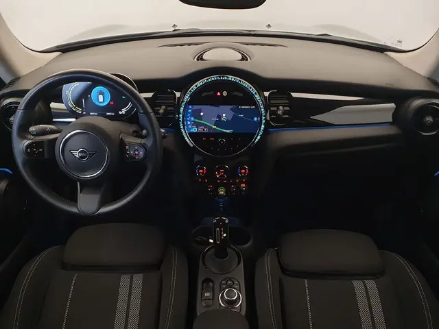 MINI Mini Electric Essential 33 kWh 184PK Camera, Stoelverwarming, Navigatie