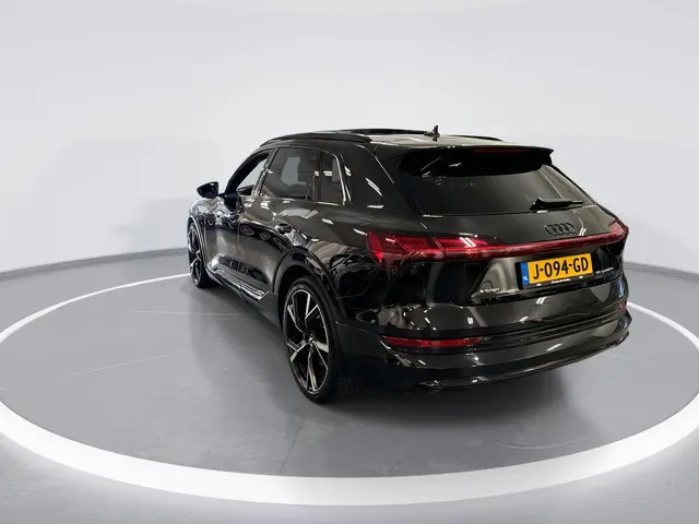 Audi e-tron e-tron 55 408pk 95 kWh Quattro Advanced SOH 100% · 360 Camera · Panoramadak · Luchtverin...