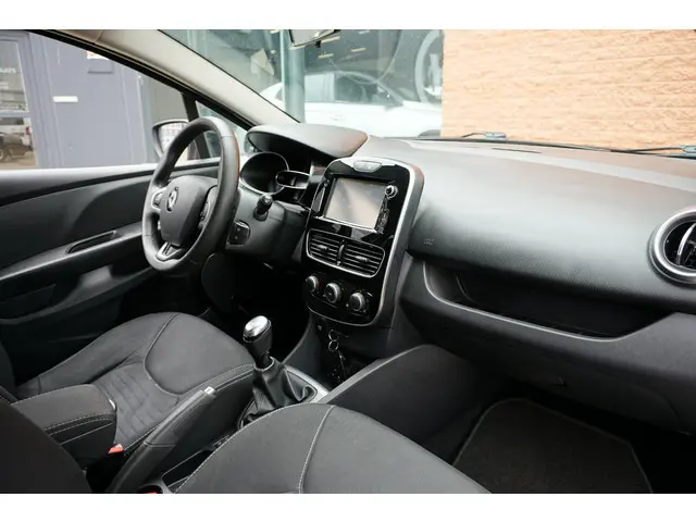 Renault Clio Estate 0.9 TCe Limited + NAVI / SENOREN / BLUETOOTH