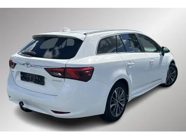 Toyota Avensis Touring Sports 1.8 VVT-i Lease Pro, Automaat, Trekhaak , Stoelverwarming, Camera!