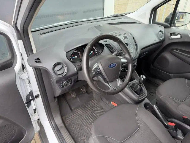 Ford Transit Courier
