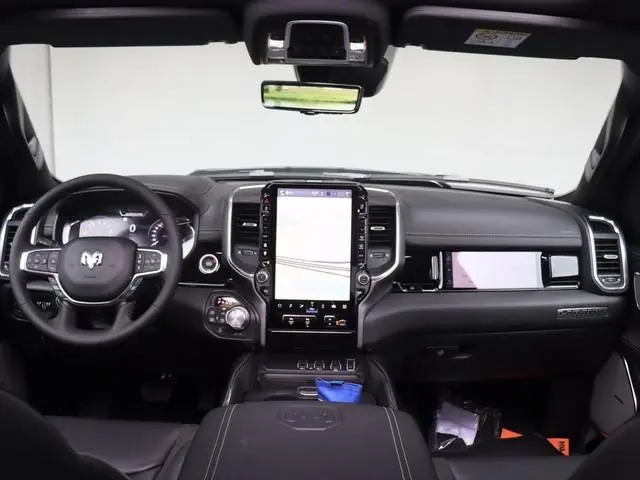 Dodge Ram 1500 3.0 Crew Cab Laramie Premium | Luchtvering | Head Up | 360 Camera | Pass scherm |