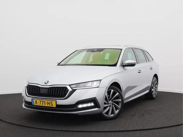 ŠKODA Octavia Combi 1.0 e-TSI Business Edition Plus/ automaat/ schuifdak!