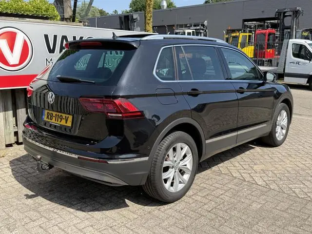 Volkswagen Tiguan 2.0 TDI 4Motion Highline 18"/VOL Leder + memory/Panoramadak/Dynaudio/Trekhaak/Head...