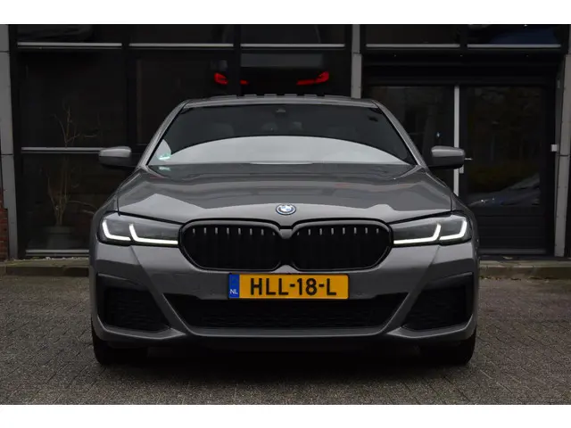 BMW 5-serie 530e M-Sport Pano Camera 20" HK