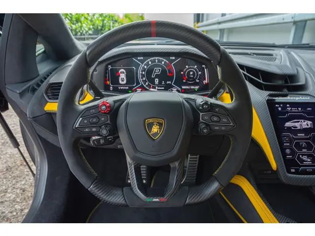 Lamborghini Revuelto