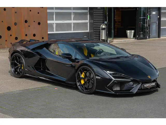 Lamborghini Revuelto