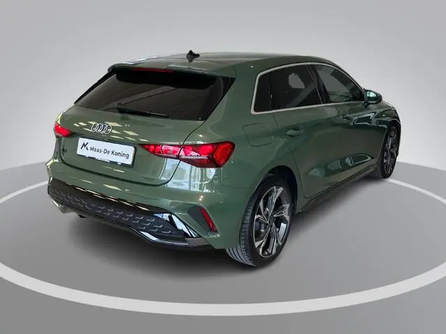 Audi A3 Sportback 40 TFSIe 150kW/204PK S Line · Apple/Android Car Play · Leder/Stof · Camera + Parke...