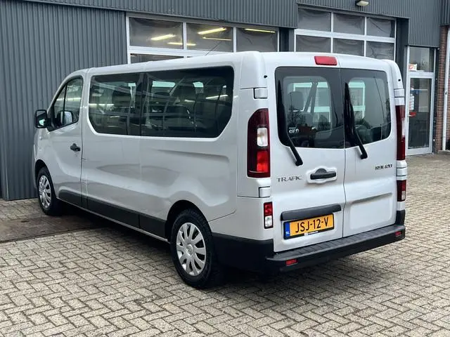 Renault Trafic Passenger 1.6 dCi BTW / BPM VRIJ!! marge Lengte 2 Airco Cruise control Navigatie PDC...