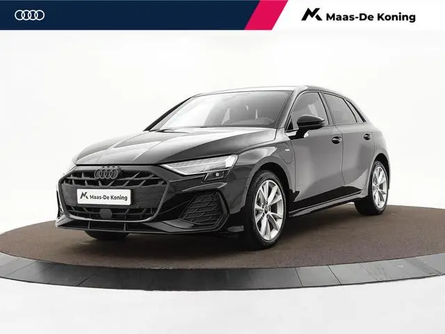 Audi A3 Sportback 40 TFSIe 204pk S Edition · Camera · Apple/Android Car Play · Parkeerassistent · AC...