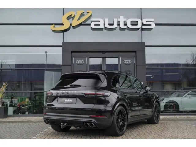 Porsche Cayenne S 2.9 S 441pk Panoramadak Trekhaak elektrisch Comfortstoelen Black edition Luchtveri...