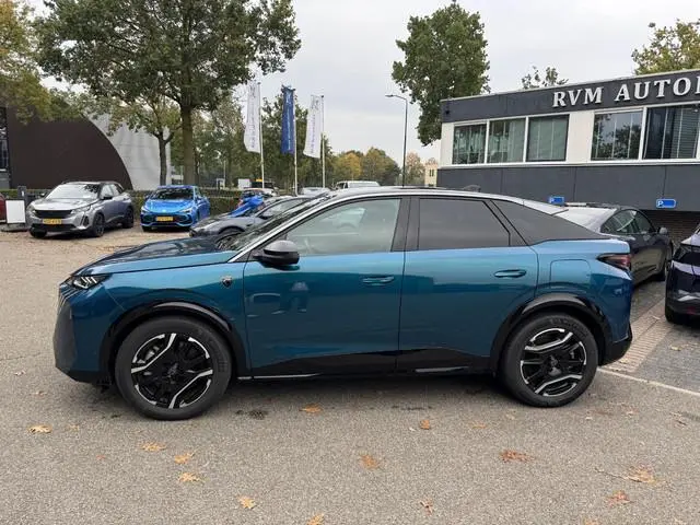 Peugeot e-3008 GT 73 kWh SOH 97%| WARMTEPOMP | 360° CAMERA| | KEYLESS ENTRY | 14.432KM! | DIGI. DASH...