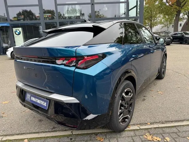 Peugeot e-3008