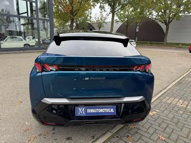 Peugeot e-3008