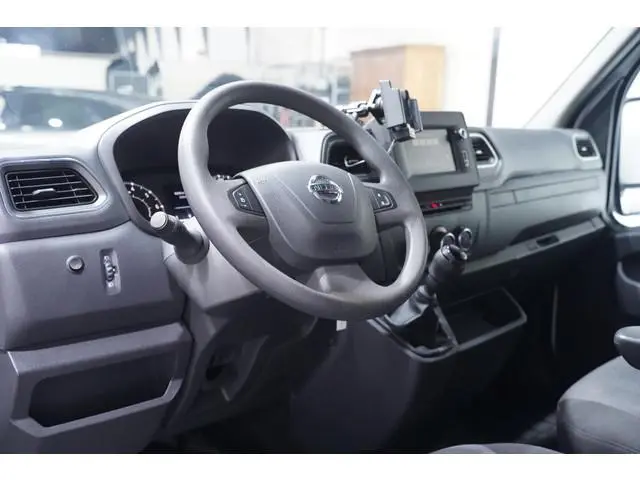 Nissan Interstar