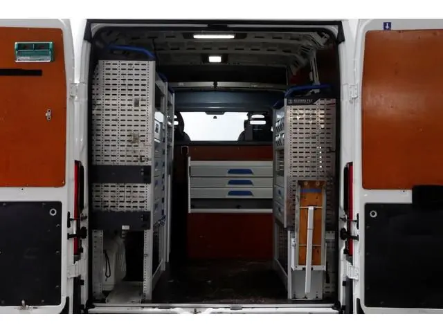 Peugeot Boxer 2.0 BlueHDI E6 130pk L1H2  Premium Navi/Camera/Inrichting 11-2016
