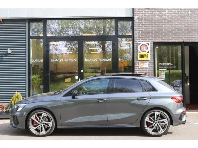 Audi S3 2.0 TFSI quattro Edition One Pano/Matrix LED/B&O/Keyless/Camera/Headup/Elek. stoelen+mem/Ele...