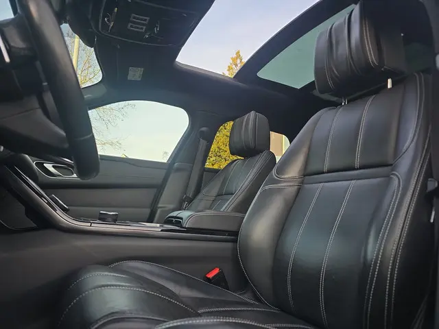 Land Rover Range Rover Velar 3.0 V6 AWD R-Dynamic HSE |PANO|MERIDIAN|DEALER ONDERH.|ORIG.NL|NAP| 178...