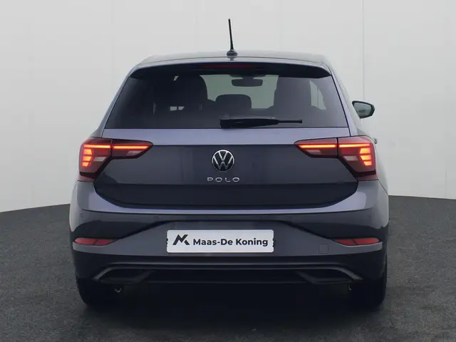 Volkswagen Polo Life Edition 1.0 TSI 95 pk 5 versn. Hand · Achteruitrijcamera · regensensor · Voorra...