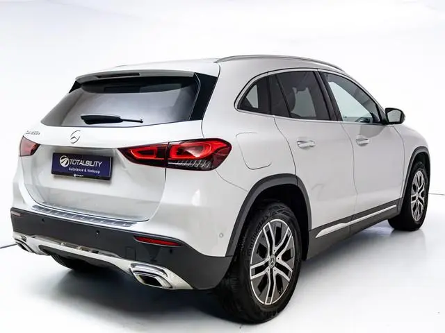 Mercedes-Benz GLA-klasse 250 e Premium Progressive | Panoramadak | Leer | Multibeam Led | Focal Soun...