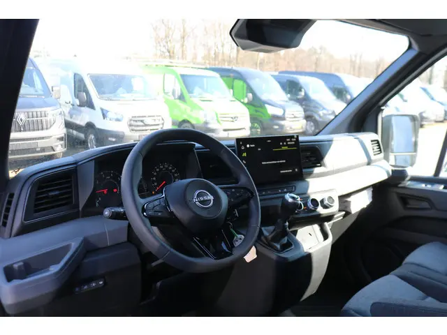 Nissan Interstar