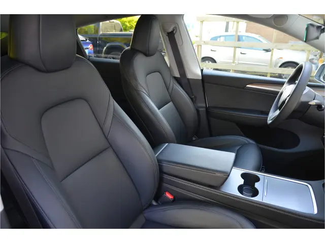 Tesla Model Y Long Range RWD 75 kWh AutoPilot3.0 Ryzen