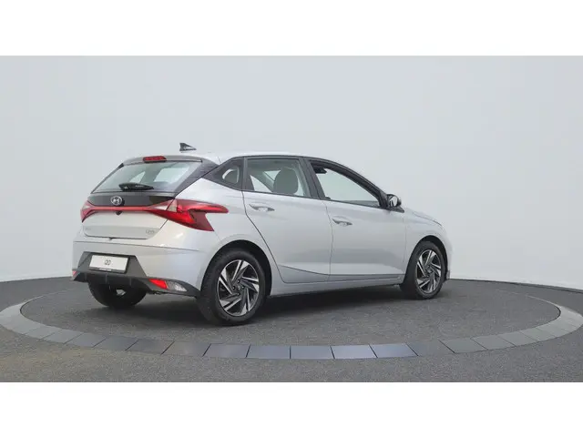 Hyundai i20 1.0 T-GDI Comfort | All seasons | Carplay |