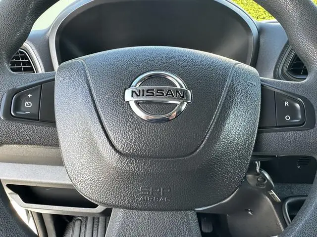 Nissan NV400