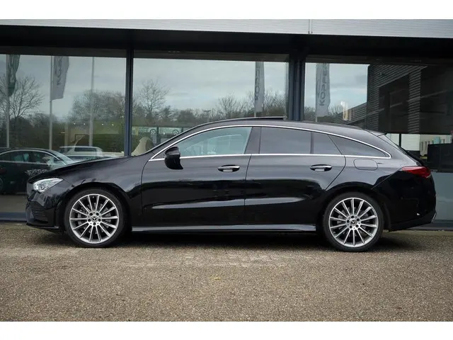 Mercedes-Benz CLA-klasse 250e AMG Line / Pano / Sfeerverlichting / SOH 96,1 / Stoelverwarming+Ventil...