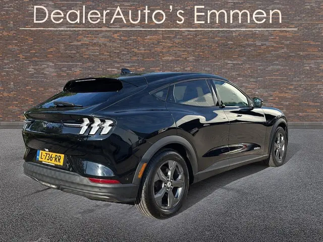 Ford Mustang Mach-E Extended 98 kWh ECC LMV LEDER NAVI SOH 94%