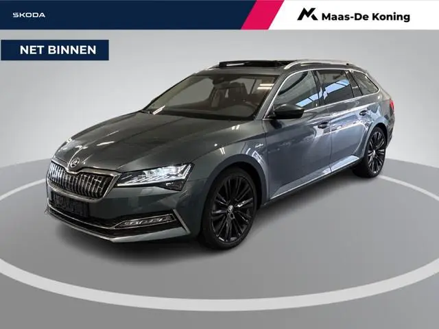 Skoda Superb Combi 1.4 TSI iV 218pk DSG Laurin & Klement · Panoramadak · Inklap. Trekhaak · Canton A...