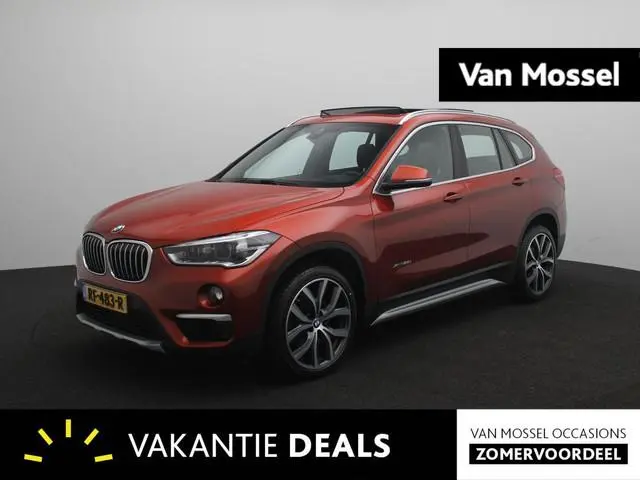 BMW X1 xDrive20i High Executive | Panoramadak | Lederen Bekleding | Climate Control | Cruise Control...