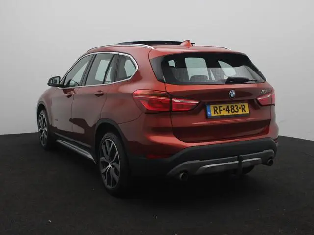 BMW X1 xDrive20i High Executive | Panoramadak | Lederen Bekleding | Climate Control | Cruise Control...