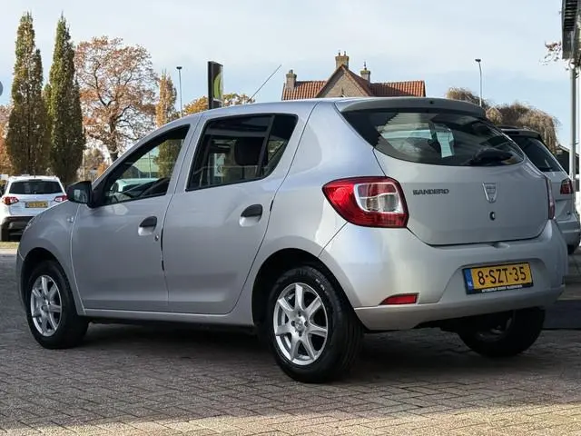 Dacia Sandero 0.9 TCe Lauréate | AIRCO | HOGE INSTAP | LICHTMETAAL |