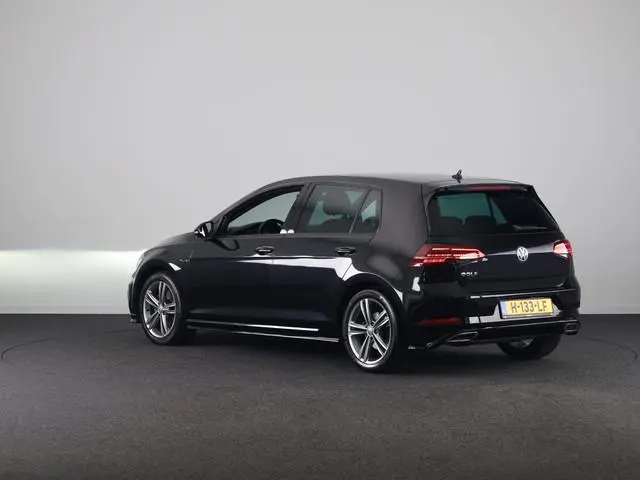 Volkswagen Golf 1.5 TSI Highline Business R 150 PK | Automaat (DSG) | Navigatie | Camera | Digitaal...