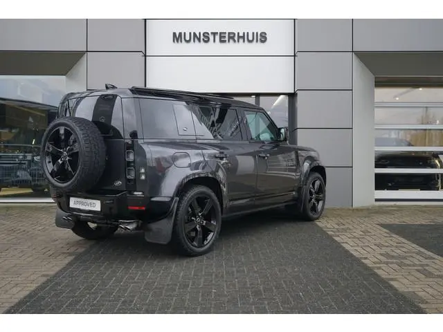 Land Rover Defender 110 5.0 P525 110 V8 | 1ste Eigenaar | Elektrische Trekhaak | Head-up Display |
