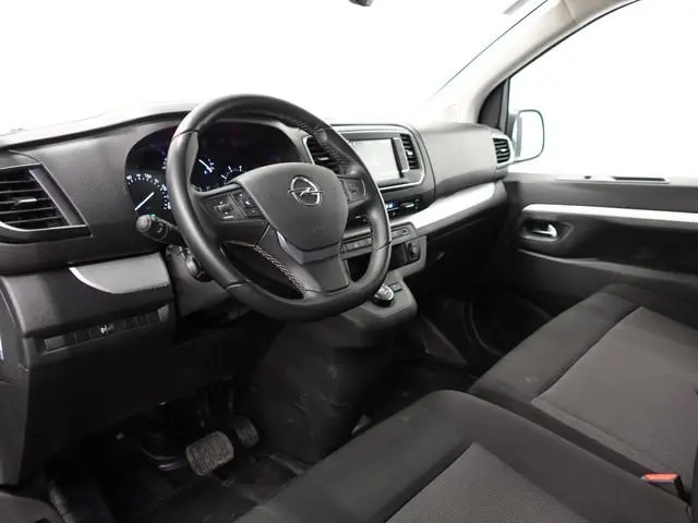 Opel Vivaro 2.0 BlueHDi 145PK L3 Automaat Airco Bluetooth Cruise Control Navigatie Trekhaak