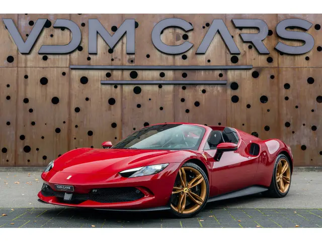 Ferrari 296 GTS 3.0 V6 | 1e Eigenaar | ACC | CarPlay | AFS | MyFerrari Connect | Daytona |